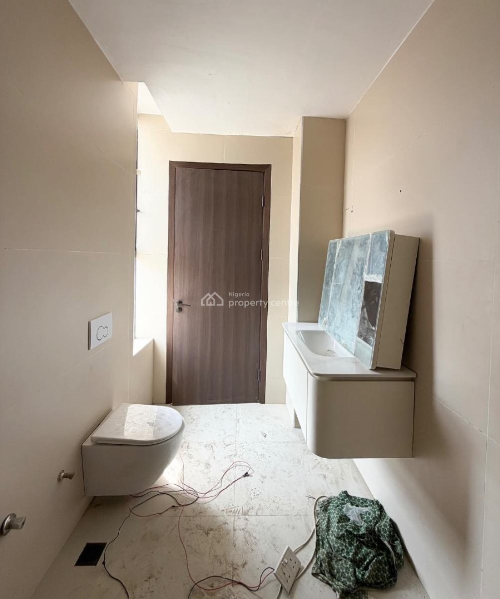 Lovely 2 Bedroom Apartment with Bq, Lekki Phase 1, Lekki Phase 1, Lekki, Lagos, Block of Flats for Sale