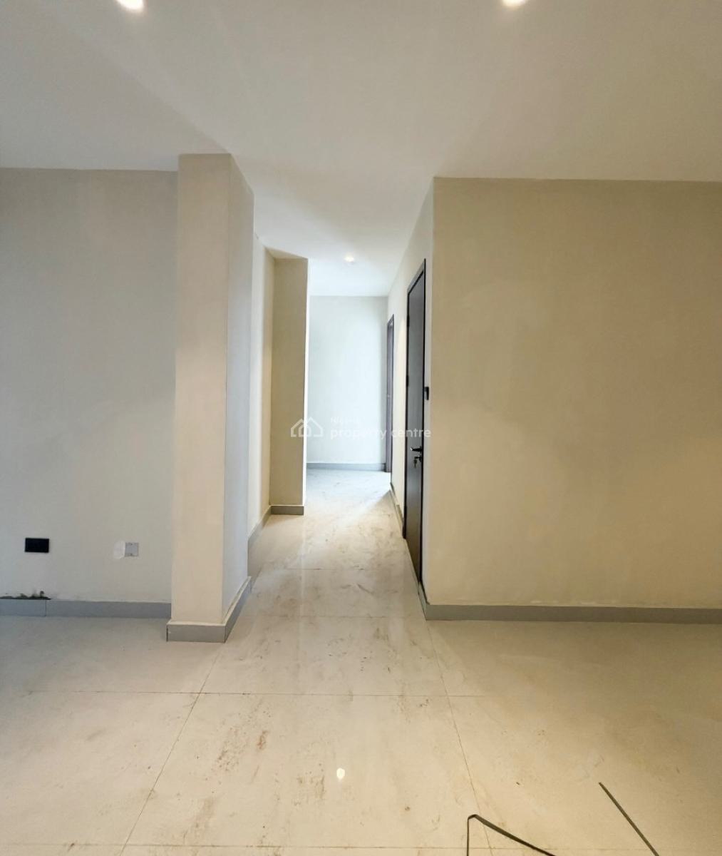 Lovely 2 Bedroom Apartment with Bq, Lekki Phase 1, Lekki Phase 1, Lekki, Lagos, Block of Flats for Sale