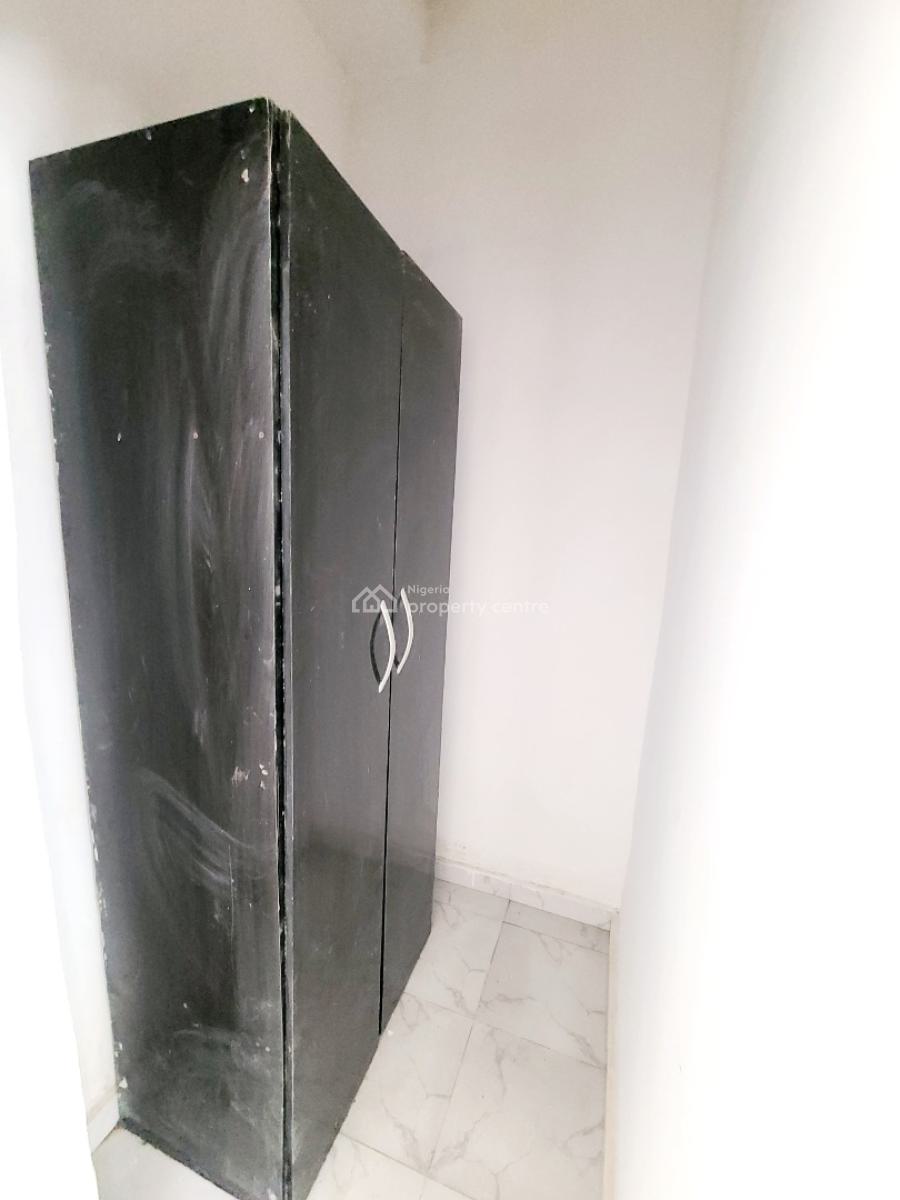 Spacious 2 Bedroom Flat, Ilasan, Ilasan, Lekki, Lagos, Flat / Apartment for Rent