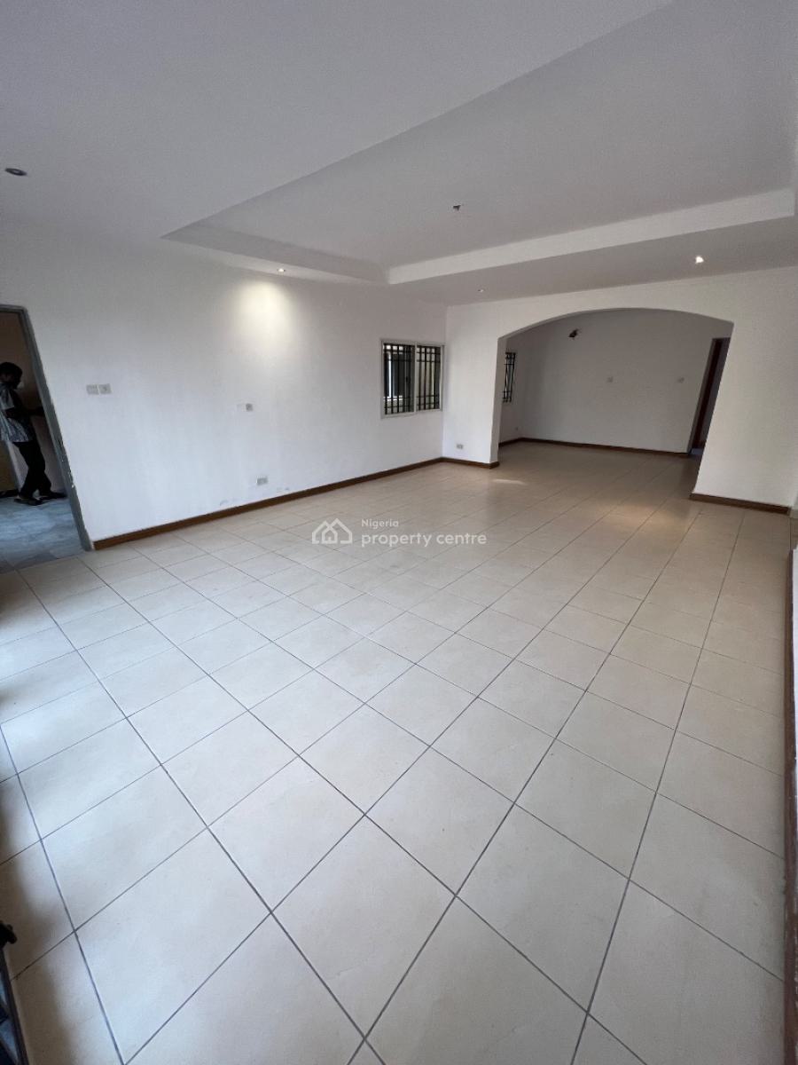 Massive and Brand New 4-bedroom Maisonette with Bq, Lekki Phase 1, Lekki, Lagos, Flat / Apartment for Rent