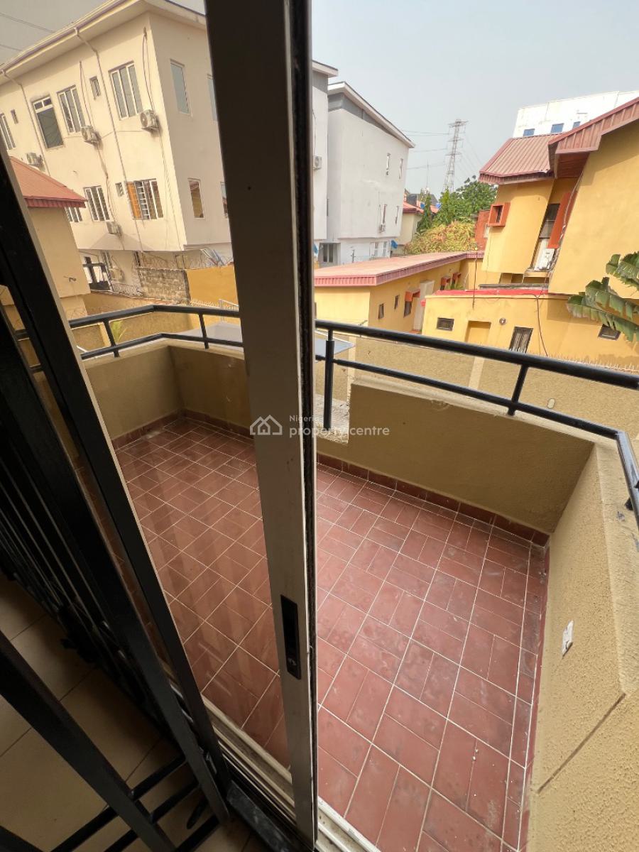 Massive and Brand New 4-bedroom Maisonette with Bq, Lekki Phase 1, Lekki, Lagos, Flat / Apartment for Rent