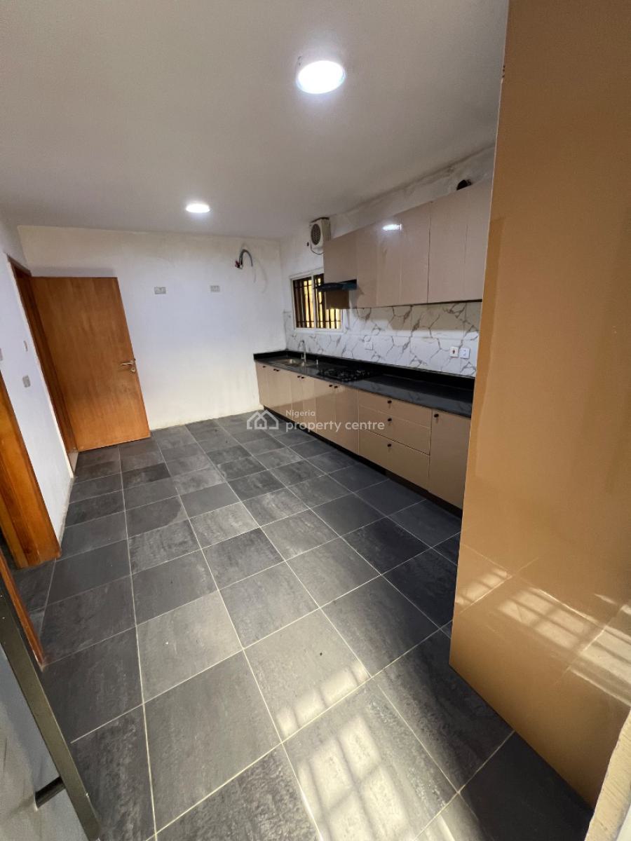 Massive and Brand New 4-bedroom Maisonette with Bq, Lekki Phase 1, Lekki, Lagos, Flat / Apartment for Rent