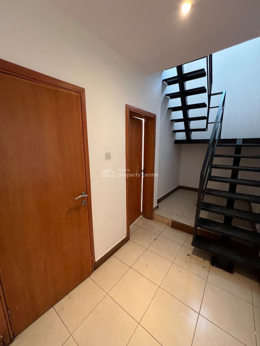 Massive and Brand New 4-bedroom Maisonette with Bq, Lekki Phase 1, Lekki, Lagos, Flat / Apartment for Rent