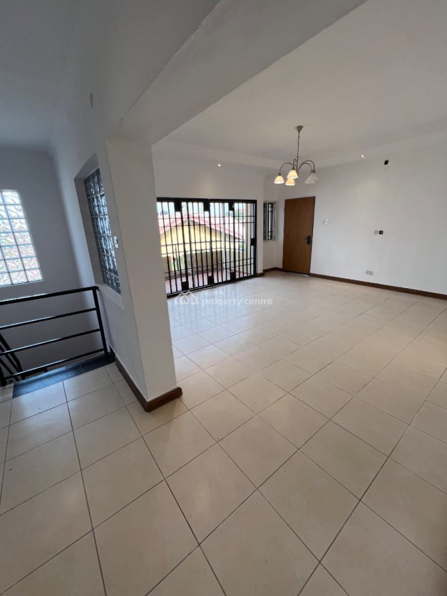 Massive and Brand New 4-bedroom Maisonette with Bq, Lekki Phase 1, Lekki, Lagos, Flat / Apartment for Rent