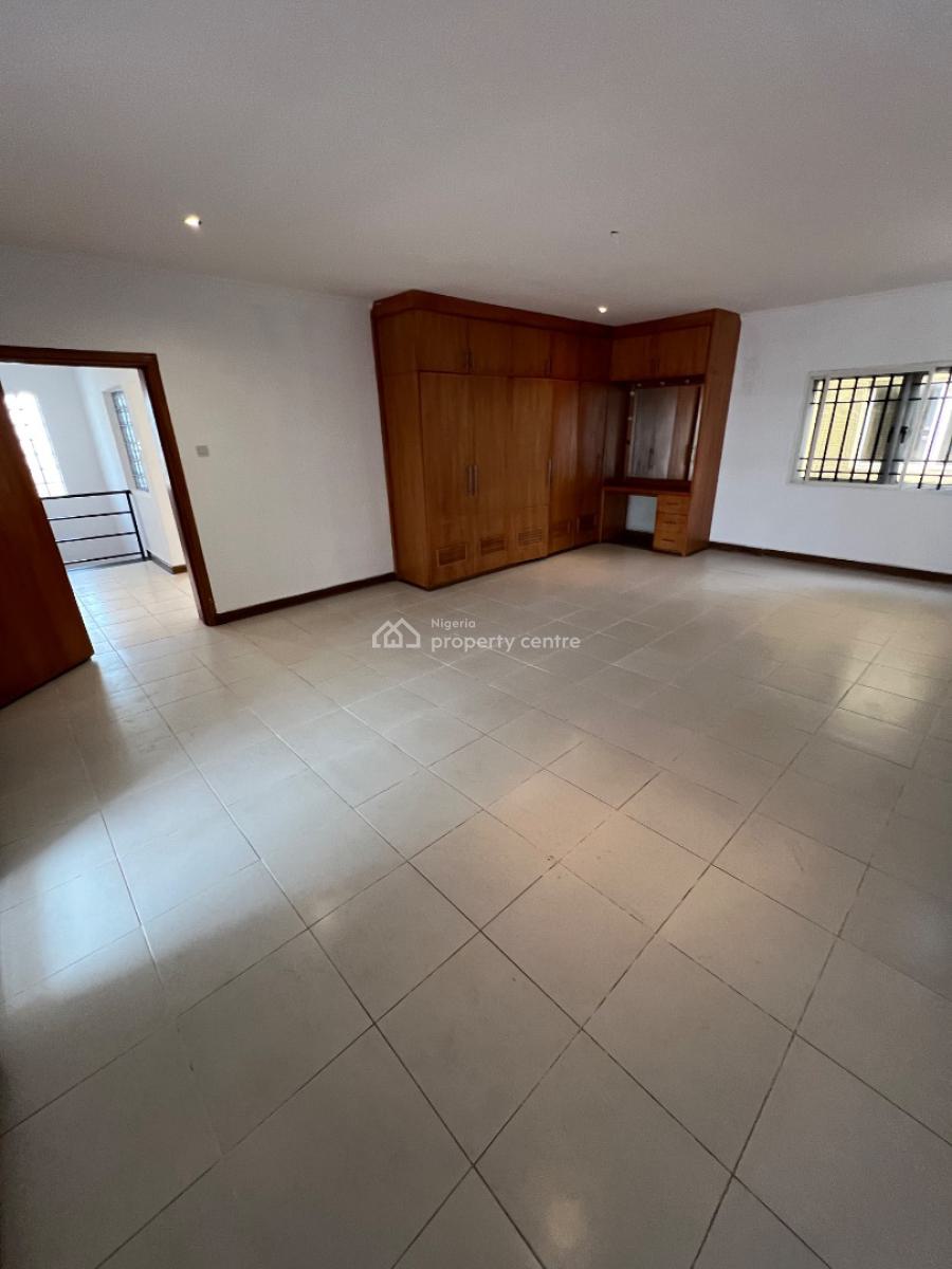Massive and Brand New 4-bedroom Maisonette with Bq, Lekki Phase 1, Lekki, Lagos, Flat / Apartment for Rent