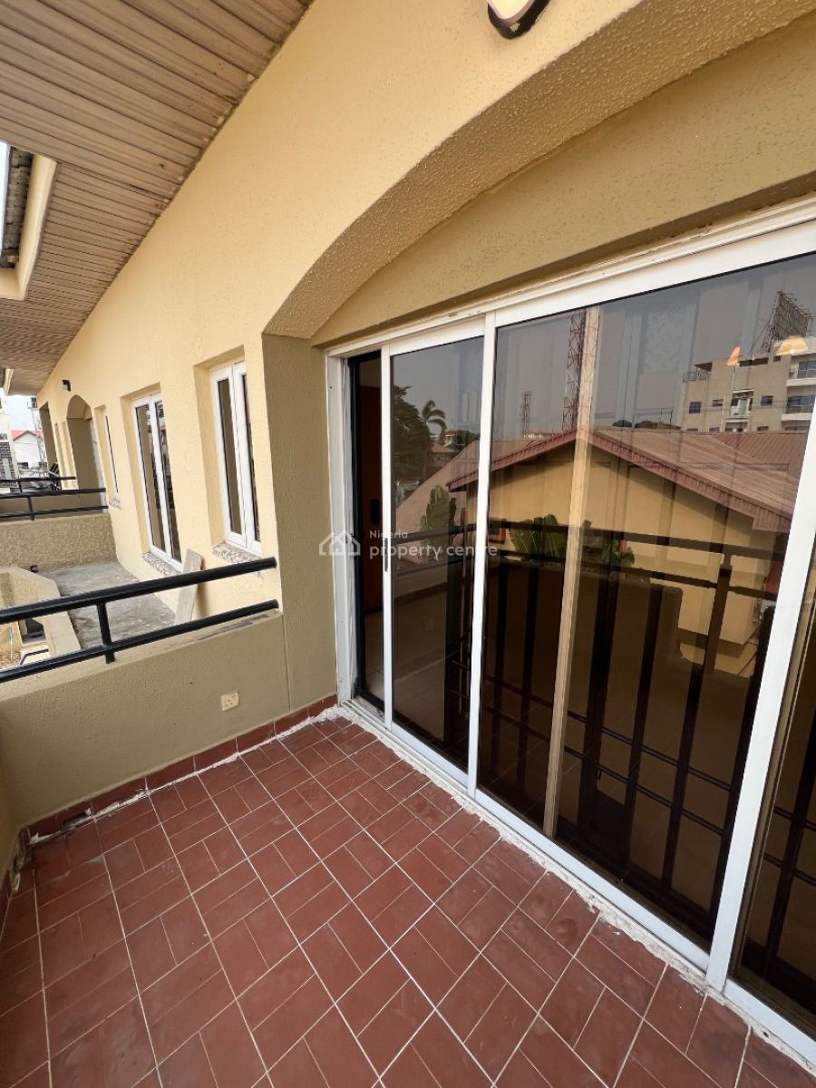 Massive and Brand New 4-bedroom Maisonette with Bq, Lekki Phase 1, Lekki, Lagos, Flat / Apartment for Rent