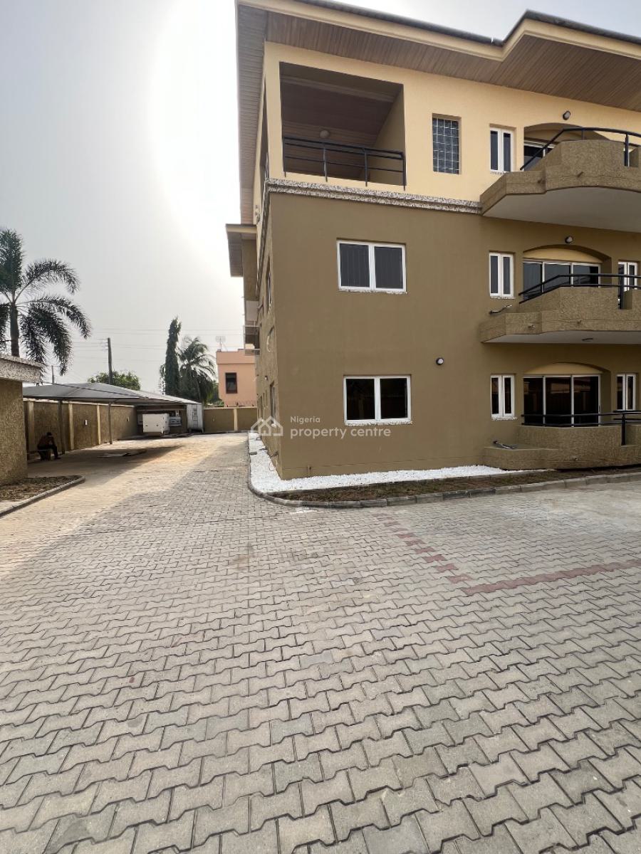 Massive and Brand New 4-bedroom Maisonette with Bq, Lekki Phase 1, Lekki, Lagos, Flat / Apartment for Rent
