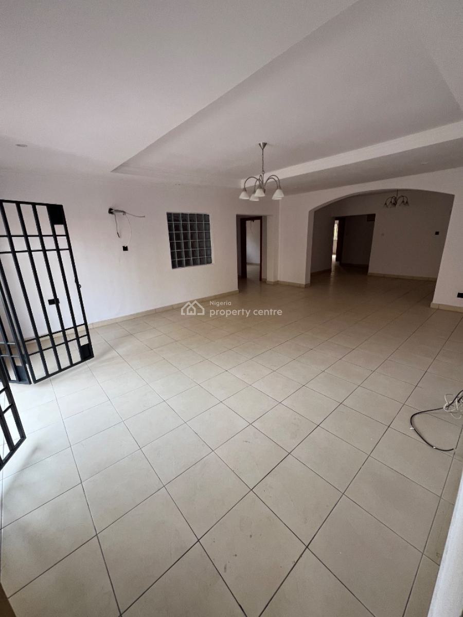 Massive and Brand New 3-bedroom with Bq, Lekki Phase 1, Lekki, Lagos, Flat / Apartment for Rent