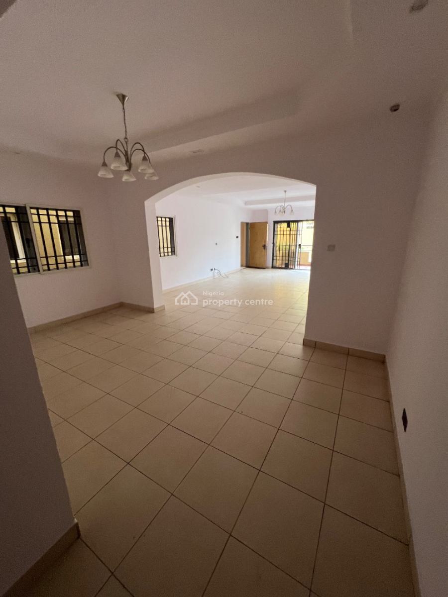 Massive and Brand New 3-bedroom with Bq, Lekki Phase 1, Lekki, Lagos, Flat / Apartment for Rent