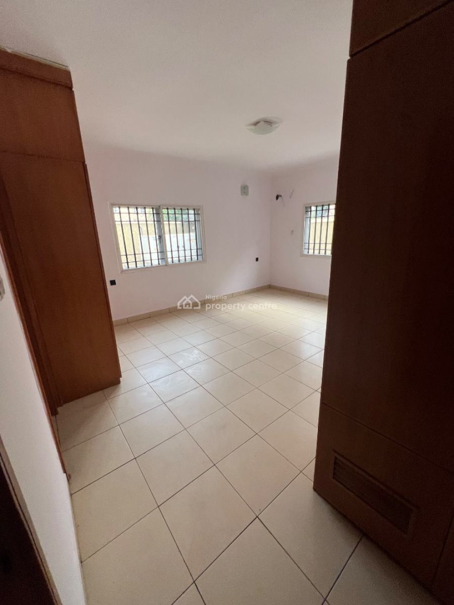 Massive and Brand New 3-bedroom with Bq, Lekki Phase 1, Lekki, Lagos, Flat / Apartment for Rent