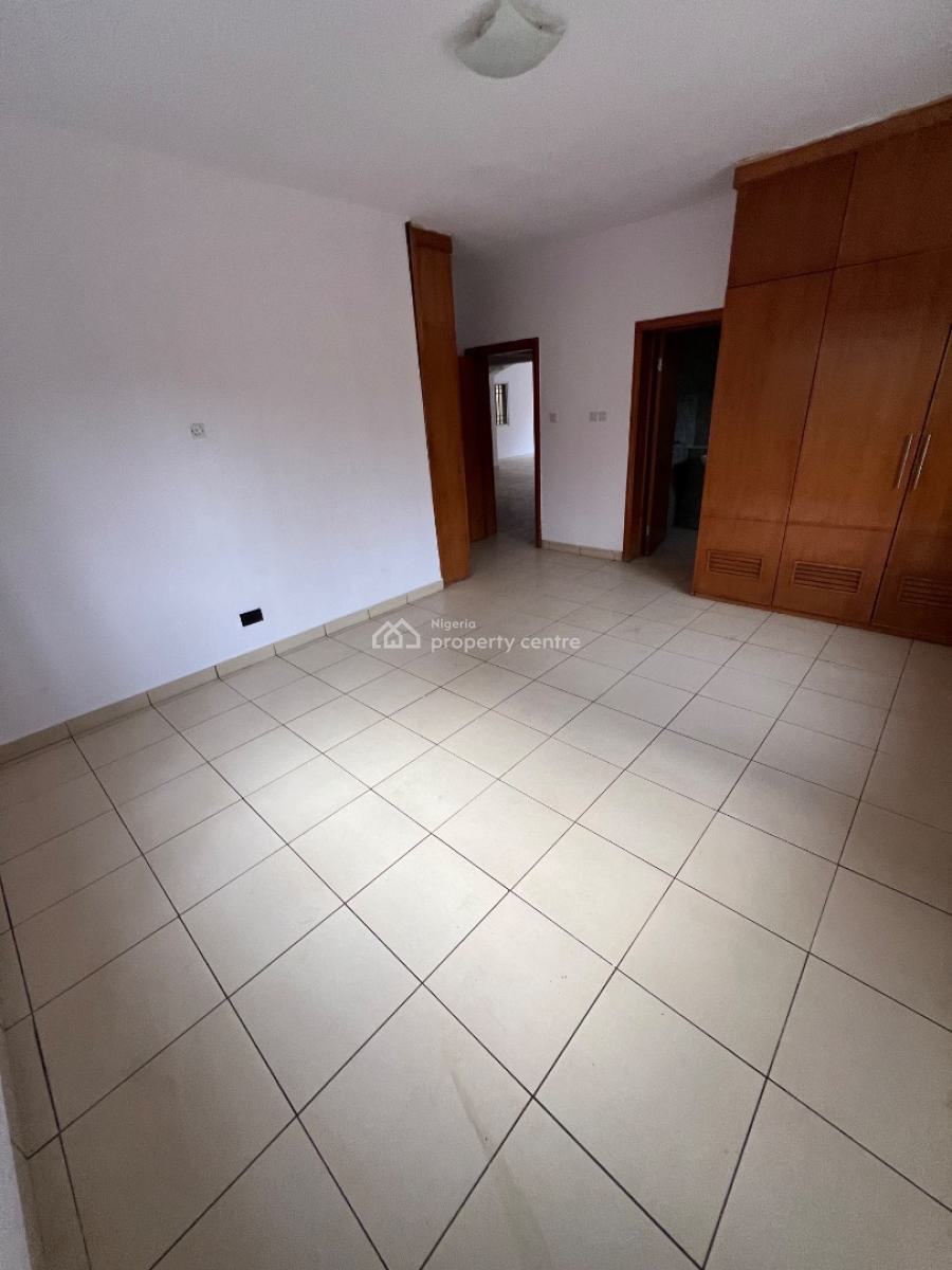 Massive and Brand New 3-bedroom with Bq, Lekki Phase 1, Lekki, Lagos, Flat / Apartment for Rent