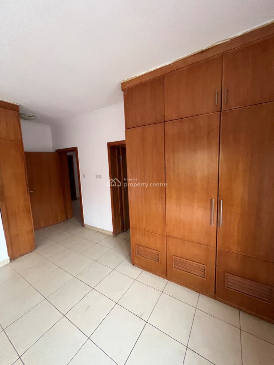 Massive and Brand New 3-bedroom with Bq, Lekki Phase 1, Lekki, Lagos, Flat / Apartment for Rent