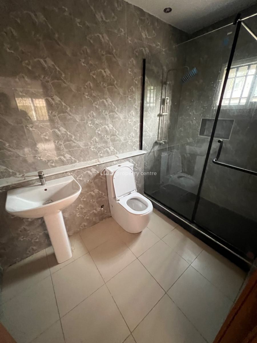 Massive and Brand New 3-bedroom with Bq, Lekki Phase 1, Lekki, Lagos, Flat / Apartment for Rent