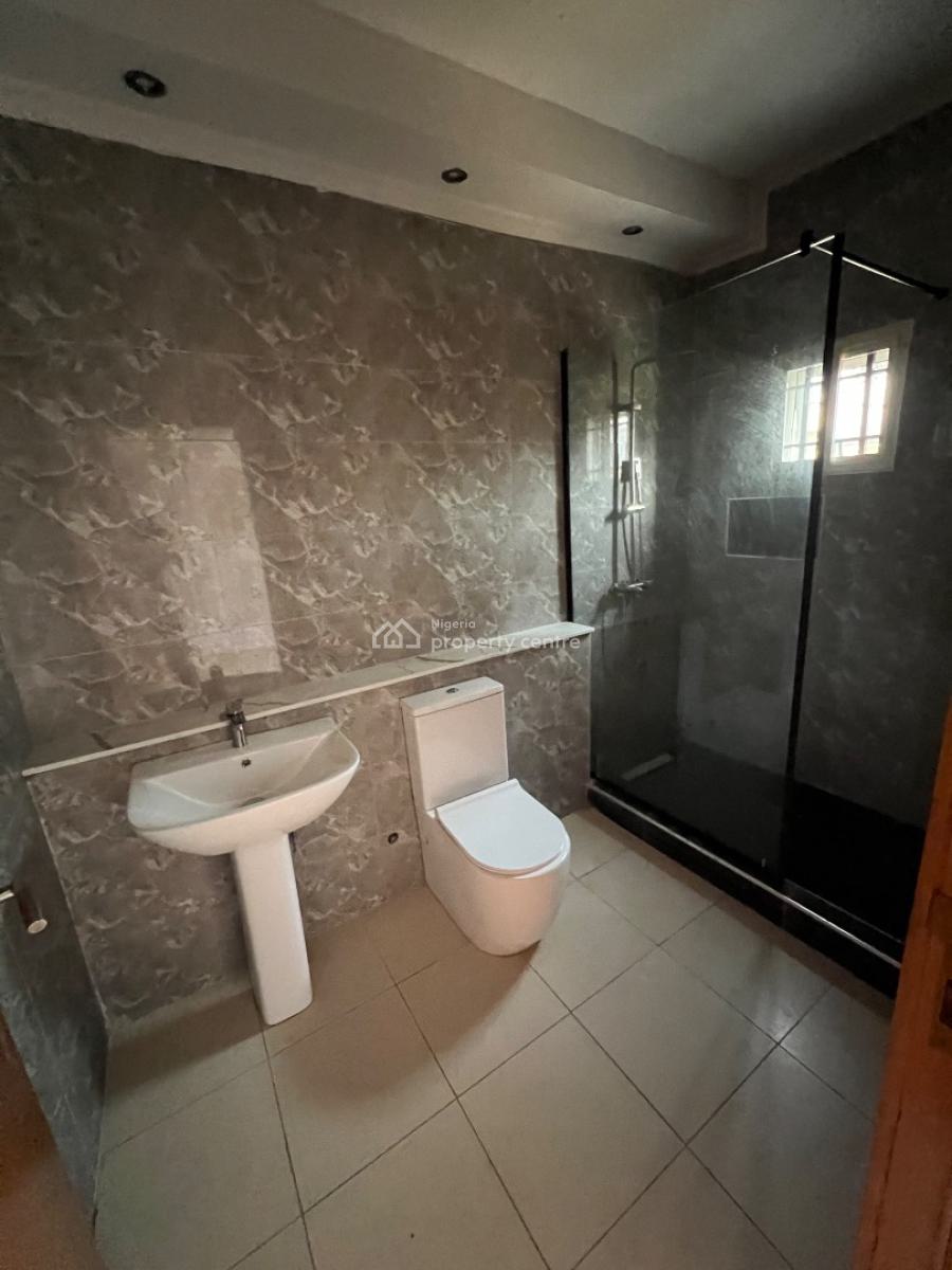 Massive and Brand New 3-bedroom with Bq, Lekki Phase 1, Lekki, Lagos, Flat / Apartment for Rent