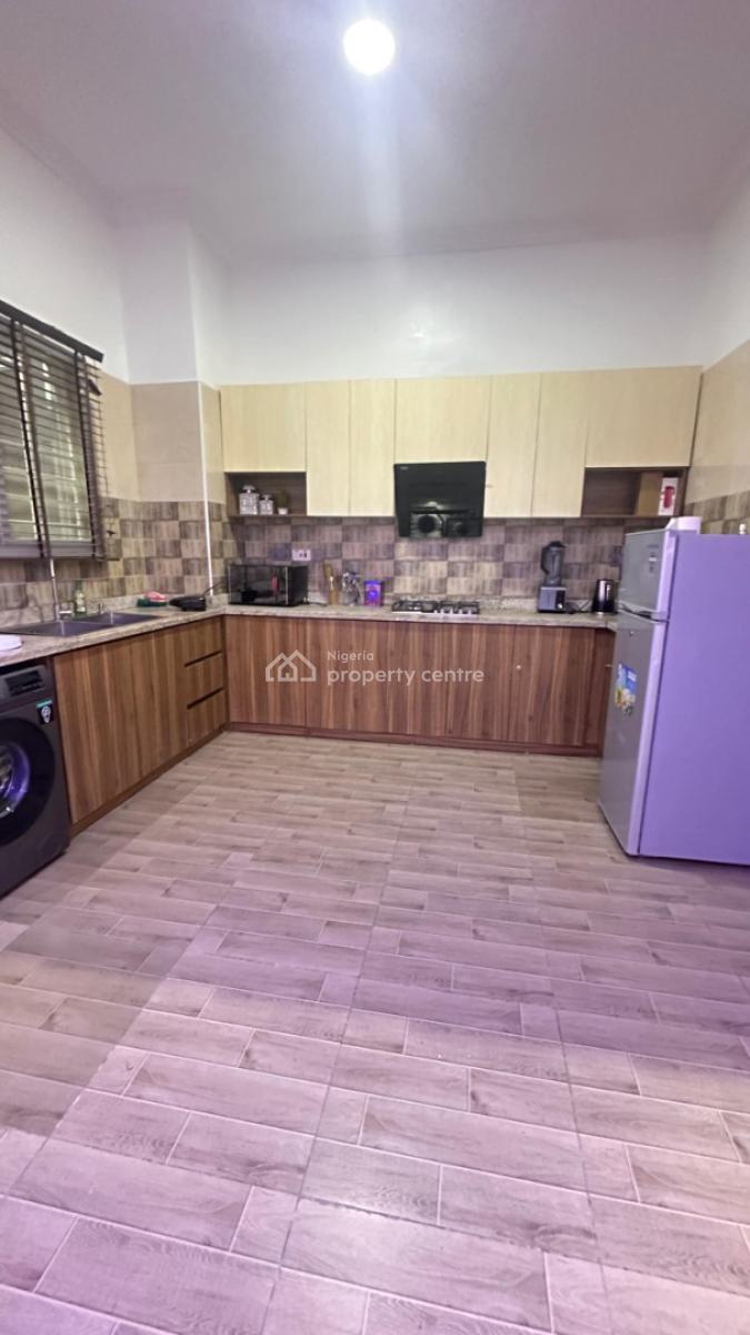 Fully Furnished 2 Bedroom Masionette, Lekki Phase 1, Lekki, Lagos, Flat / Apartment for Rent