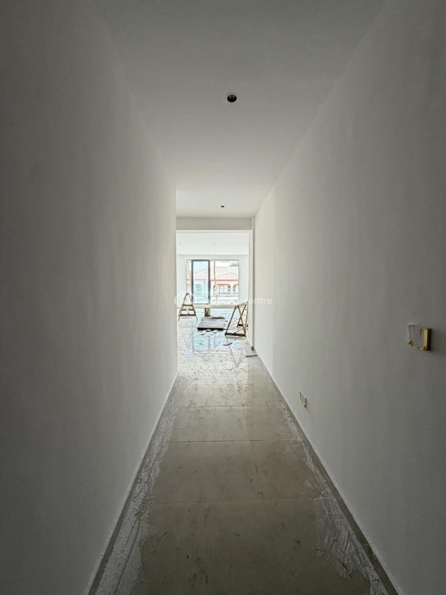 Lovely 3 Bedroom Apartment with Bq, Lekki Phase 1, Lekki, Lagos, Block of Flats for Sale