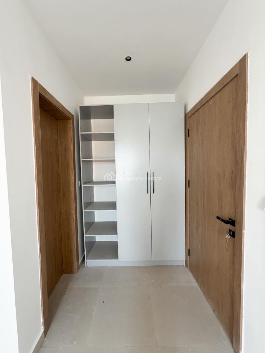 Lovely 3 Bedroom Apartment with Bq, Lekki Phase 1, Lekki, Lagos, Block of Flats for Sale