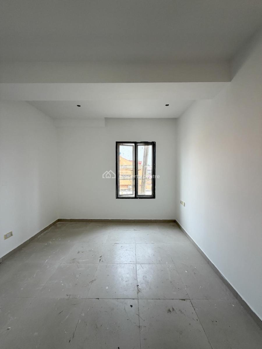 Lovely 3 Bedroom Apartment with Bq, Lekki Phase 1, Lekki, Lagos, Block of Flats for Sale