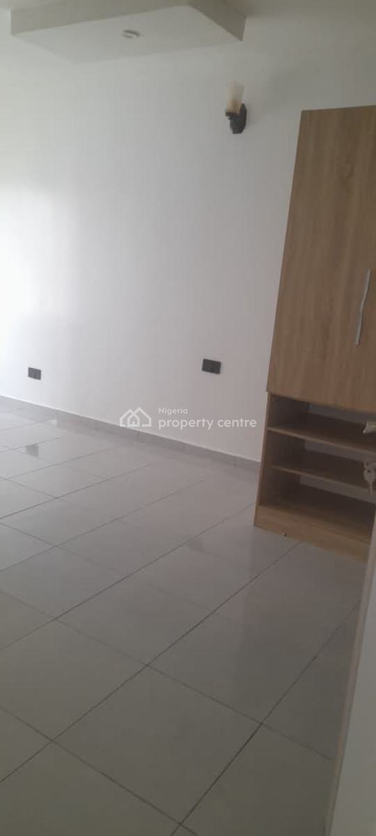 Newly Renovated 3 Bedroom Apartment, Horizon Height/ Spar Road, Lekki, Lagos, Flat / Apartment for Rent