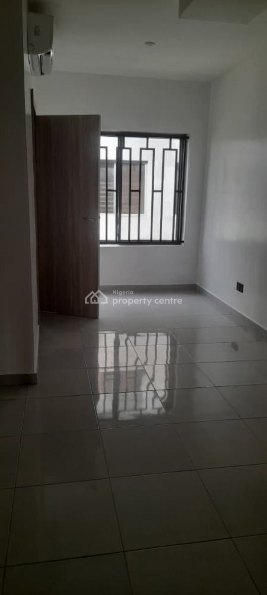 Newly Renovated 3 Bedroom Apartment, Horizon Height/ Spar Road, Lekki, Lagos, Flat / Apartment for Rent