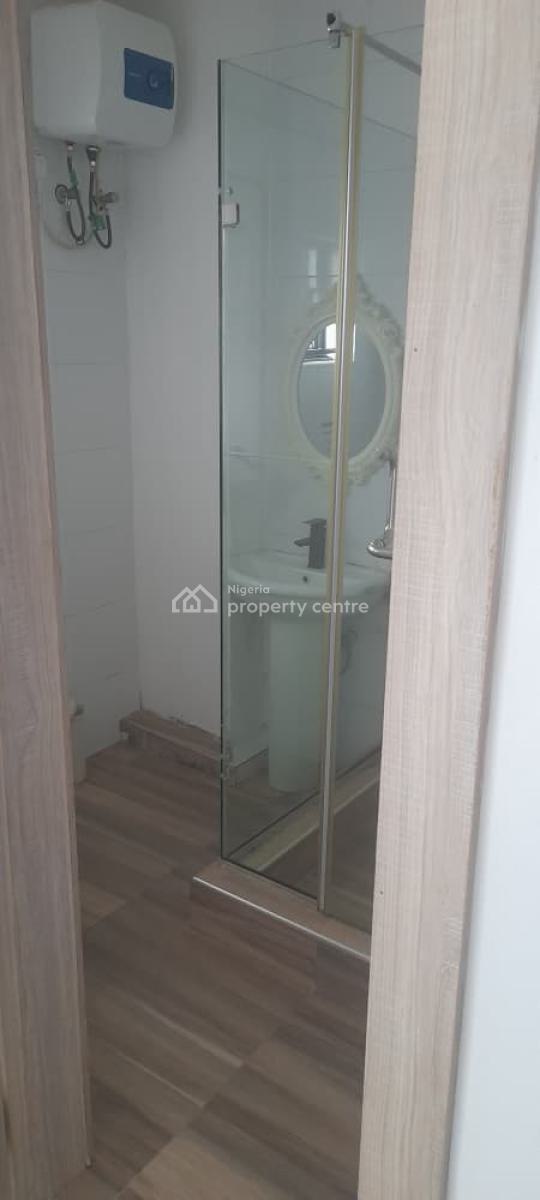 Newly Renovated 3 Bedroom Apartment, Horizon Height/ Spar Road, Lekki, Lagos, Flat / Apartment for Rent