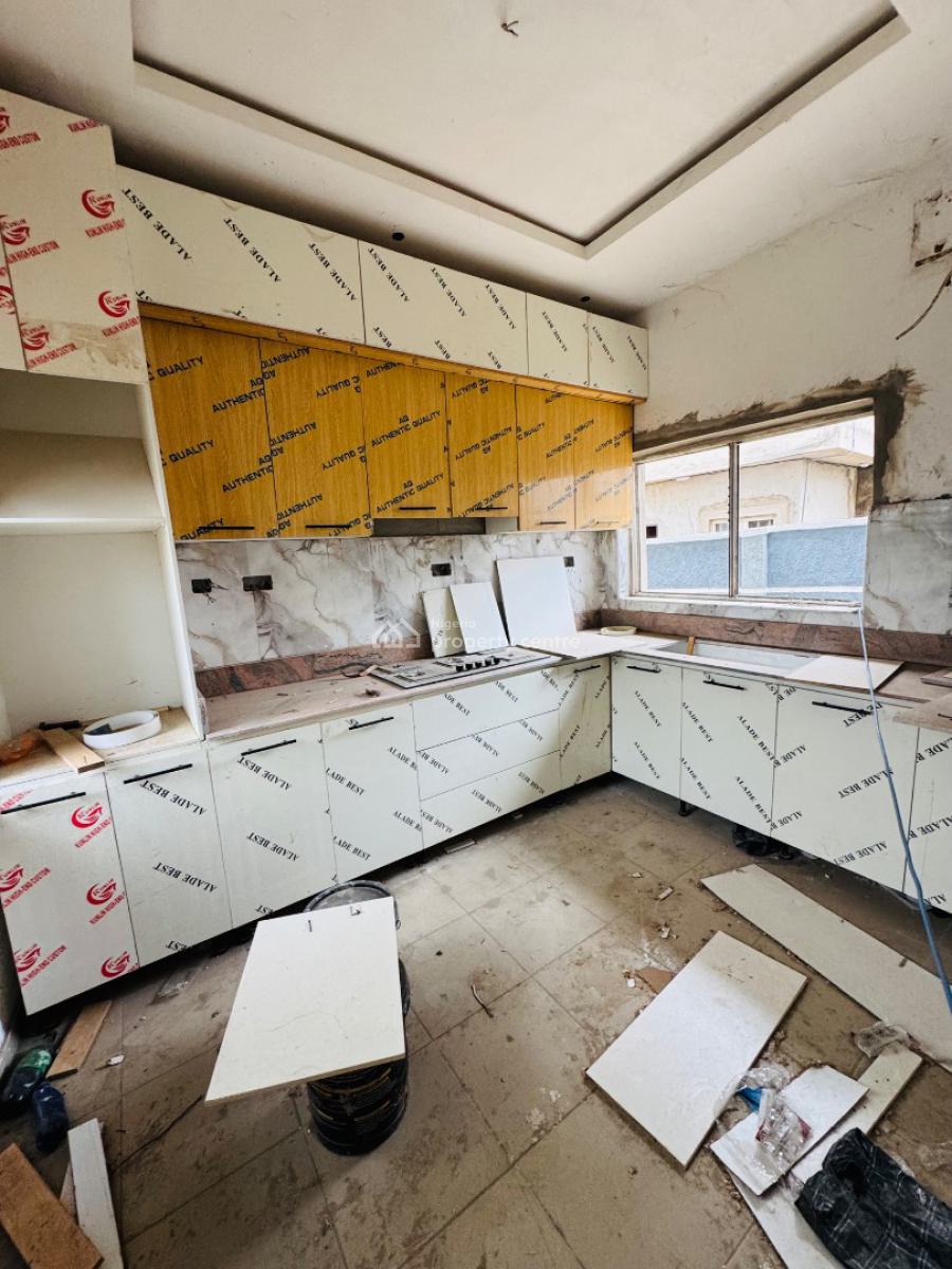 Renovated 3 Bedroom Semi Detached Duplex with Bq, Gra Phase 1, Magodo, Lagos, Semi-detached Duplex for Sale