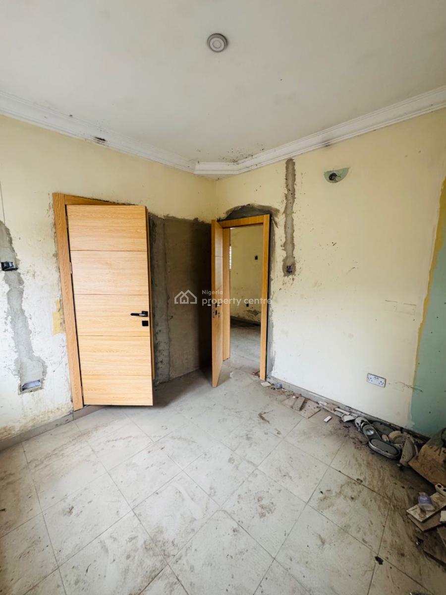 Renovated 3 Bedroom Semi Detached Duplex with Bq, Gra Phase 1, Magodo, Lagos, Semi-detached Duplex for Sale