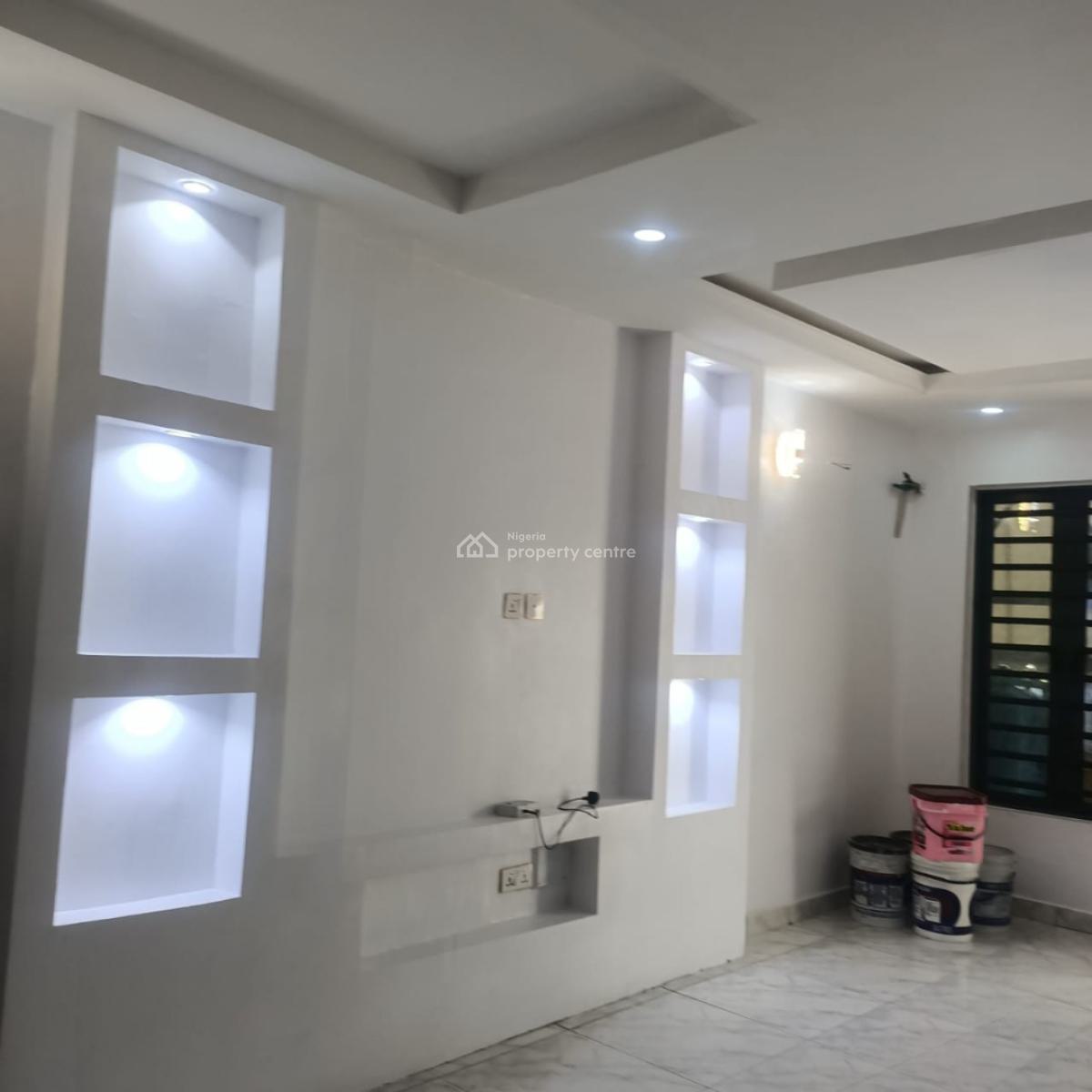 Morden 2 Bedroom Apartment, Estate Off Ologolo Road, Ologolo, Lekki, Lagos, Flat / Apartment for Rent