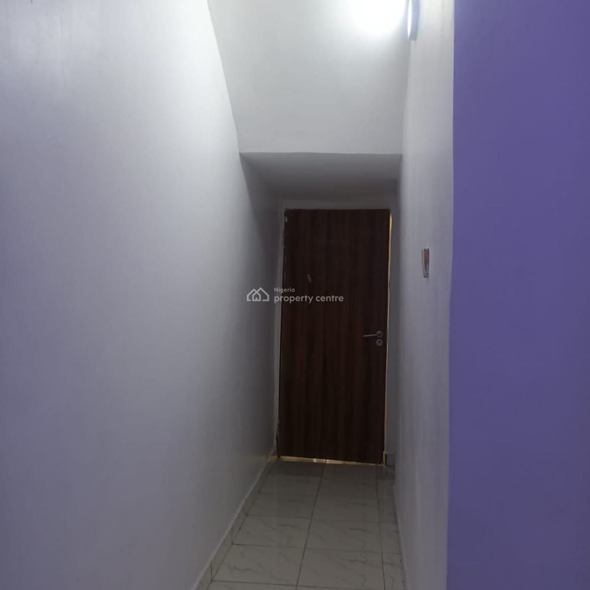 Morden 2 Bedroom Apartment, Estate Off Ologolo Road, Ologolo, Lekki, Lagos, Flat / Apartment for Rent