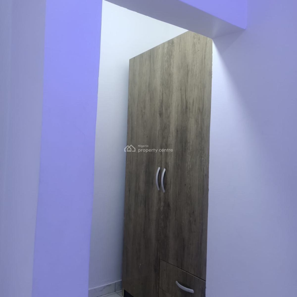 Morden 2 Bedroom Apartment, Estate Off Ologolo Road, Ologolo, Lekki, Lagos, Flat / Apartment for Rent