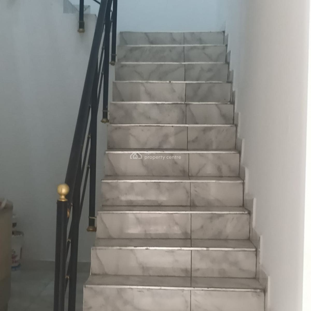 Morden 2 Bedroom Apartment, Estate Off Ologolo Road, Ologolo, Lekki, Lagos, Flat / Apartment for Rent