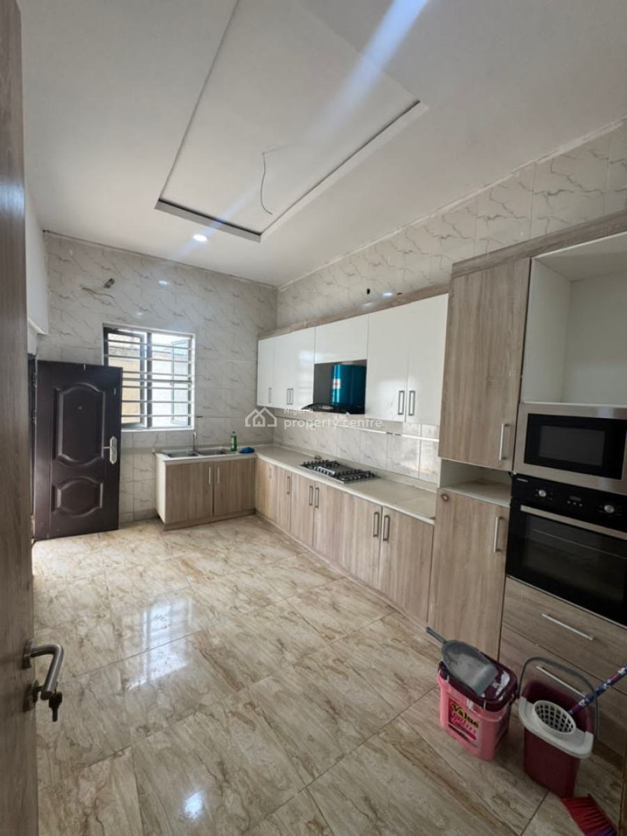 Luxurious Massive 1 Bedroom Mini-flat Upstairs, Spg, Ologolo, Lekki, Lagos, Mini Flat (room and Parlour) for Rent