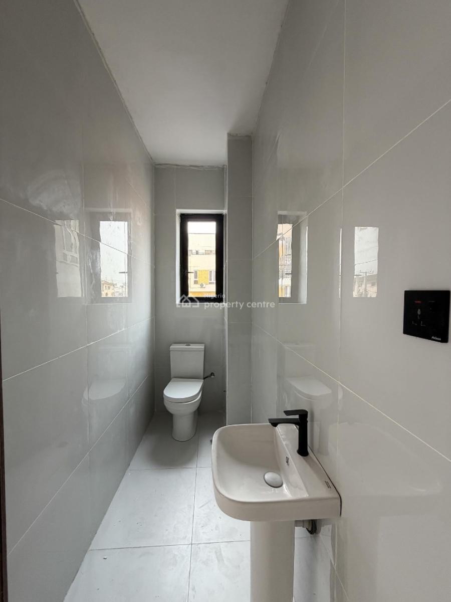 Lovely 3 Bedroom Apartment, Lekki Phase 1, Lekki Phase 1, Lekki, Lagos, Block of Flats for Sale