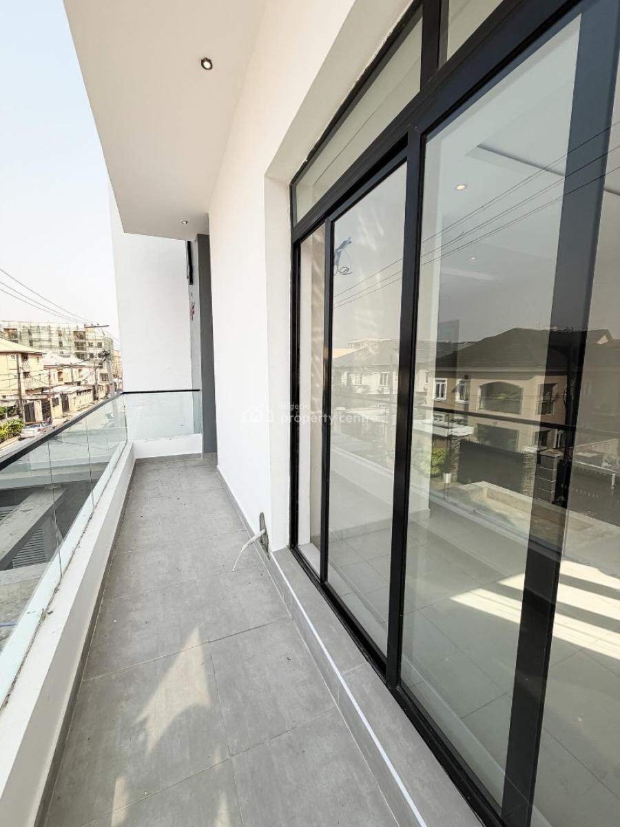 Lovely 3 Bedroom Apartment, Lekki Phase 1, Lekki Phase 1, Lekki, Lagos, Block of Flats for Sale