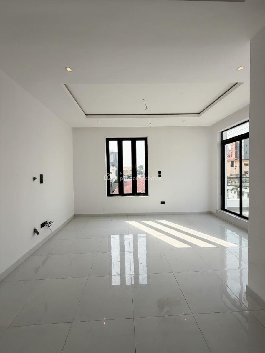 Lovely 3 Bedroom Apartment, Lekki Phase 1, Lekki Phase 1, Lekki, Lagos, Block of Flats for Sale