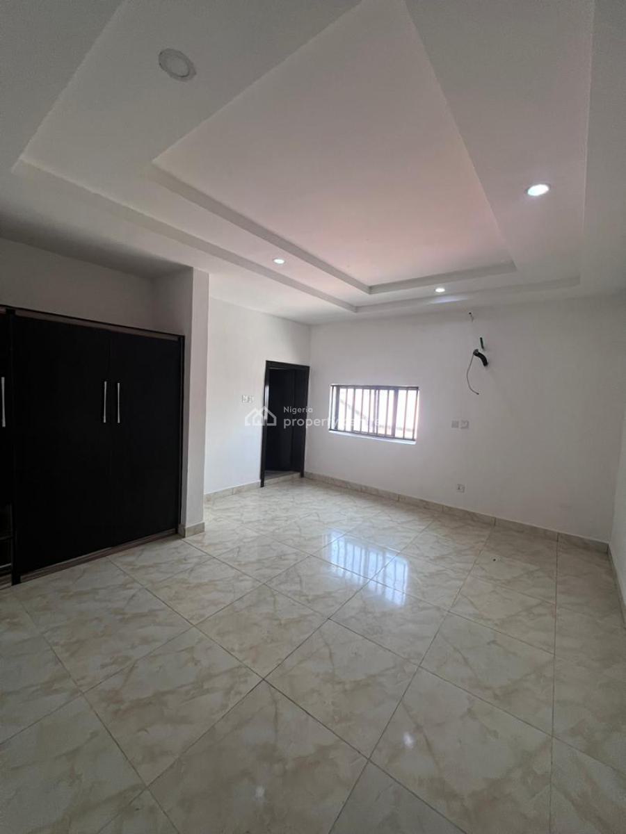 2 Bedroom Flat with Excellent Facilities, Lekki Phase 1, Lekki, Lagos, Flat / Apartment for Rent