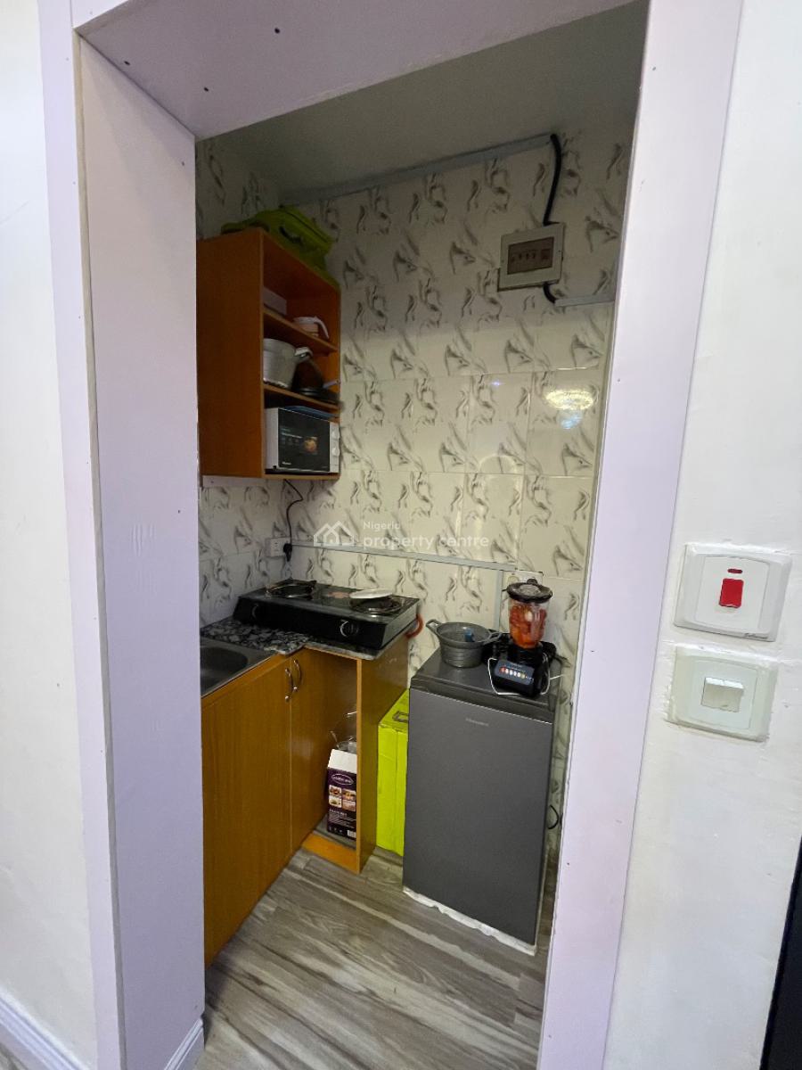 Studio Apartment with Modern Comfort Meets Luxury Livign, Yaba, Lagos, Flat / Apartment Short Let