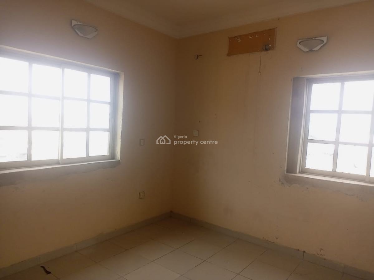 Decent Serviced and Spacious 3 Bedroom Up Flat, Ikate Elegushi, Lekki, Lagos, House for Rent