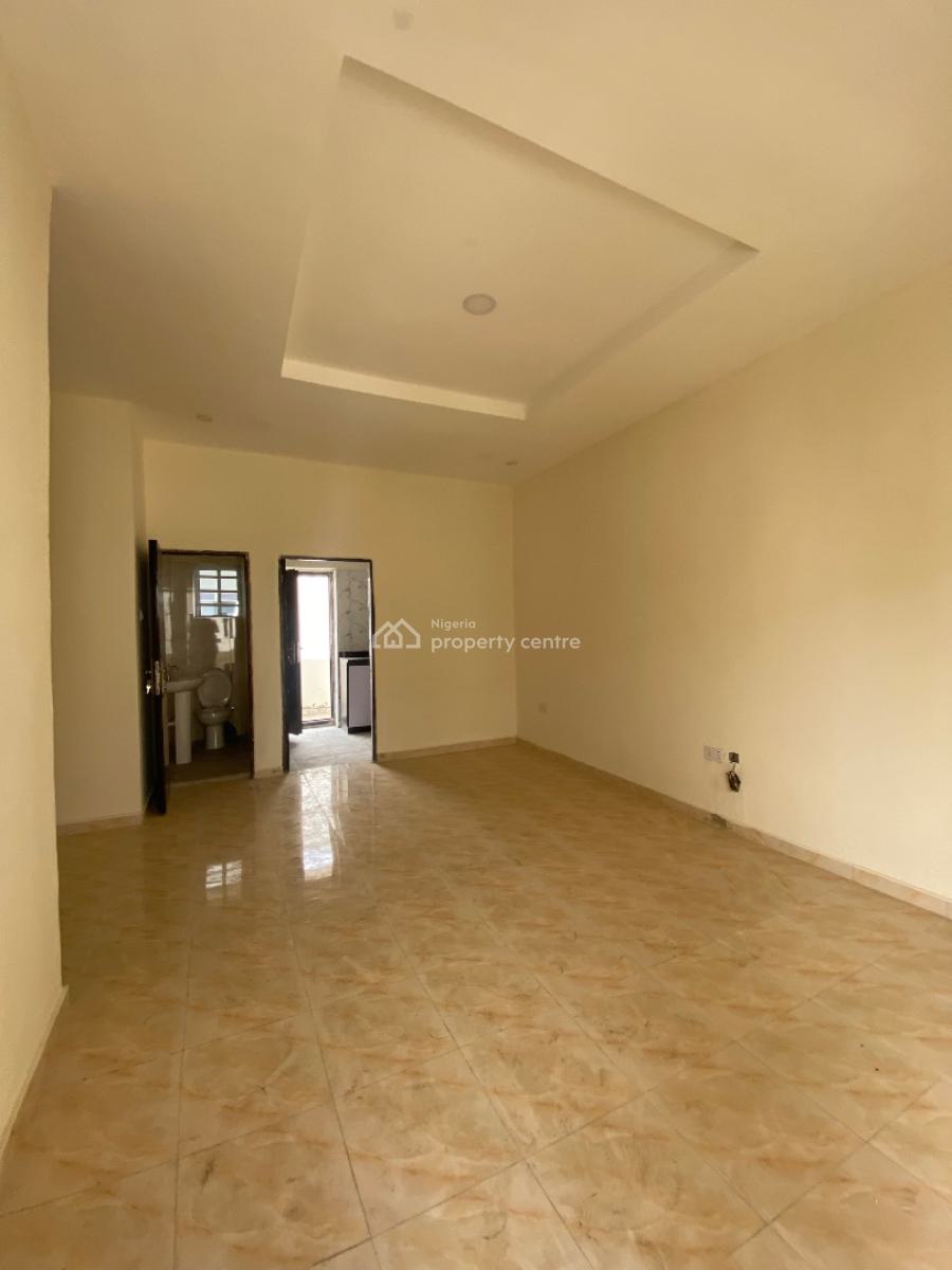 Nice 2bed(upstairs) in a Secured Estate with Gud Light, Abijo Gra, Ajah, Lagos, Flat / Apartment for Sale