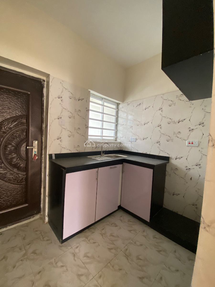 Nice 2bed(upstairs) in a Secured Estate with Gud Light, Abijo Gra, Ajah, Lagos, Flat / Apartment for Sale