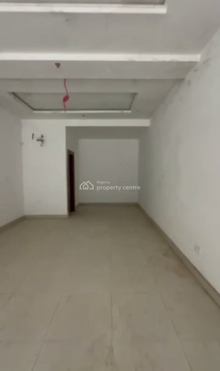 Pharmacy Shop Space in a Shopping Mall, Wuse 2, Abuja, Plaza / Complex / Mall for Rent