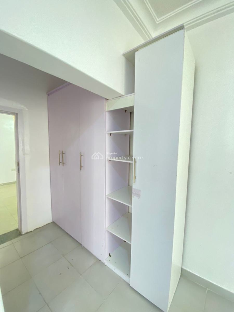 Clean 2 Bedroom Apartment, Lekki Phase 1, Lekki, Lagos, Flat / Apartment for Rent