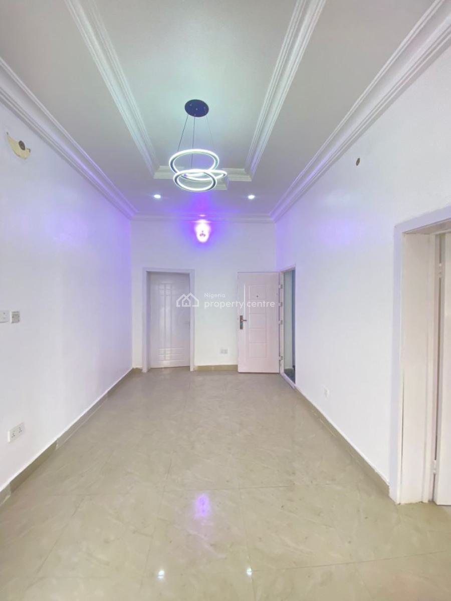 Clean 2 Bedroom Apartment Upstairs, Lekki Phase 1, Lekki, Lagos, Flat / Apartment for Rent