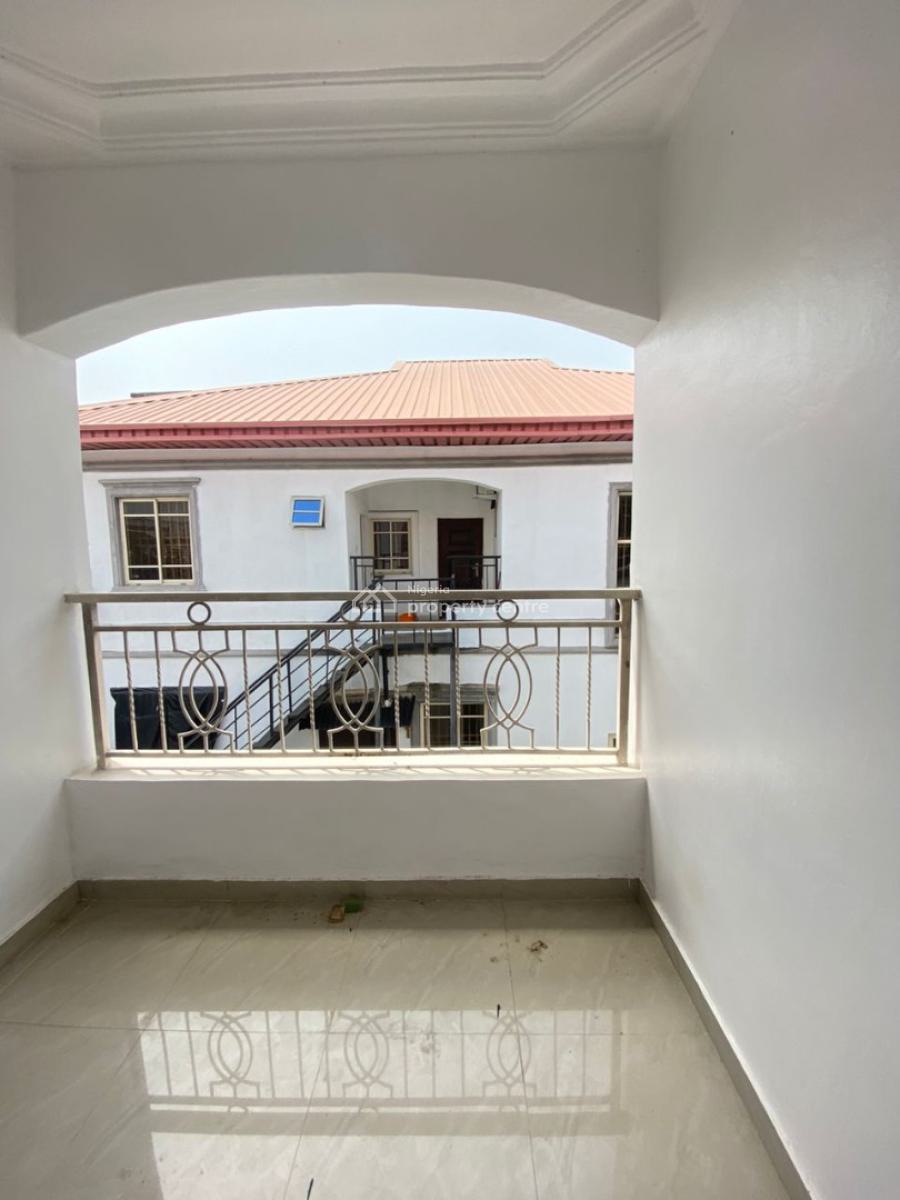 Clean 2 Bedroom Apartment Upstairs, Lekki Phase 1, Lekki, Lagos, Flat / Apartment for Rent