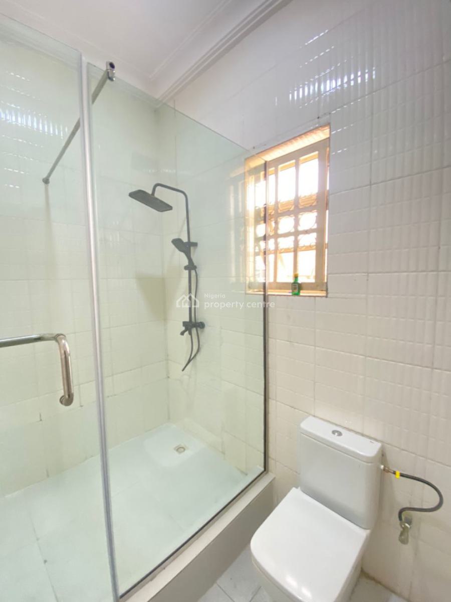 Clean 2 Bedroom Apartment Upstairs, Lekki Phase 1, Lekki, Lagos, Flat / Apartment for Rent