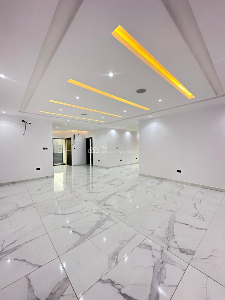 Spacious 3 Bedroom Apartment with an Elevator, Spacious 3 Bedroom Apartment with an Elevator, Lekki Phase 1, Lekki, Lagos, Flat / Apartment for Sale