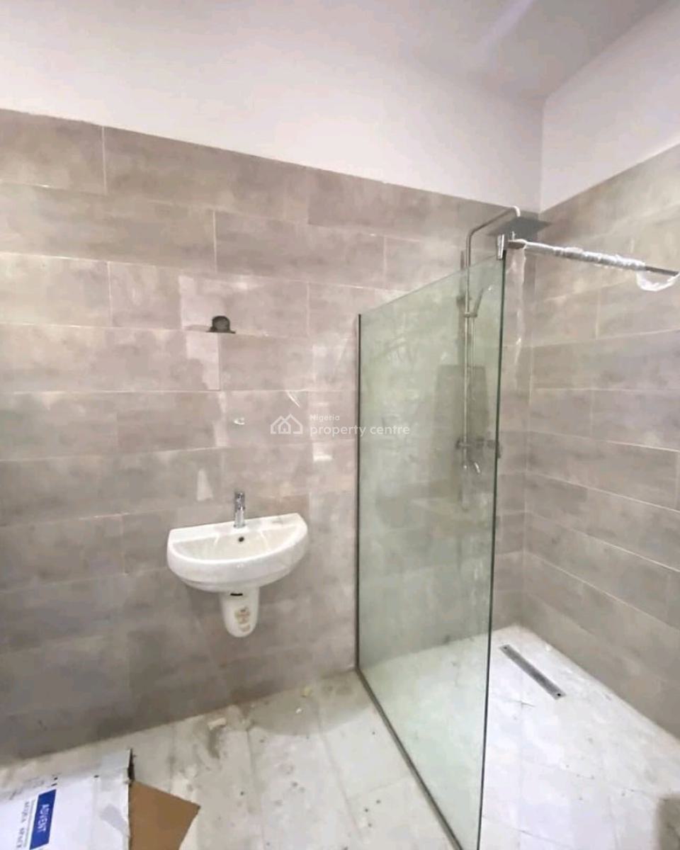 3 Bedrooms Apartment with a Room Bq, Ilupeju, Lagos, Flat / Apartment for Sale