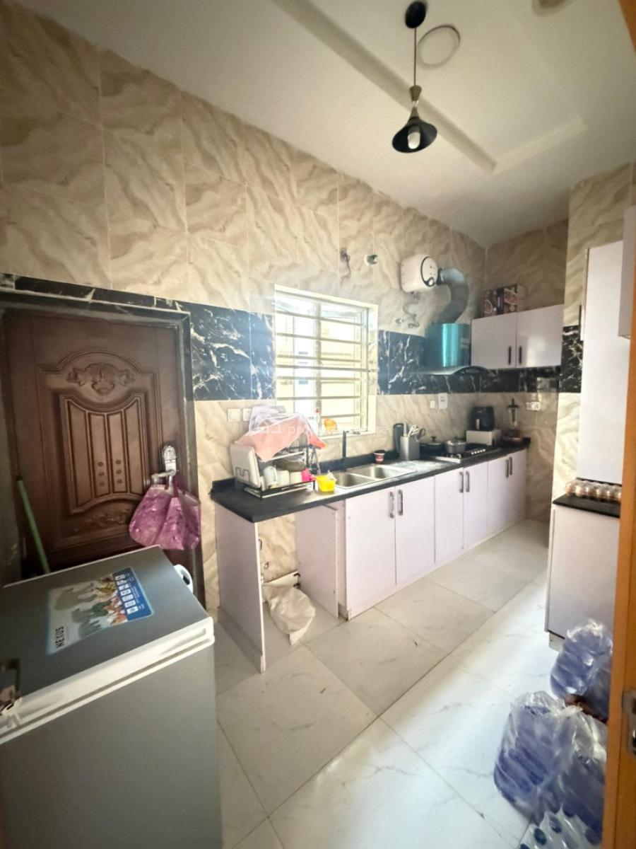 Hot Deal Alert --- Distress Property 3 Bedroom Semi Detached in Lekki, Ikota, Lekki, Lagos, Semi-detached Duplex for Sale