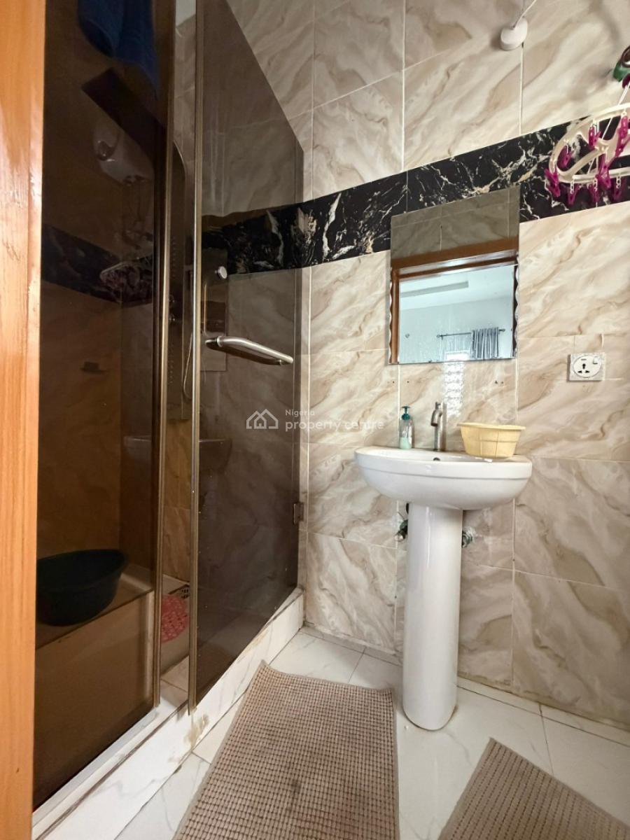 Hot Deal Alert --- Distress Property 3 Bedroom Semi Detached in Lekki, Ikota, Lekki, Lagos, Semi-detached Duplex for Sale