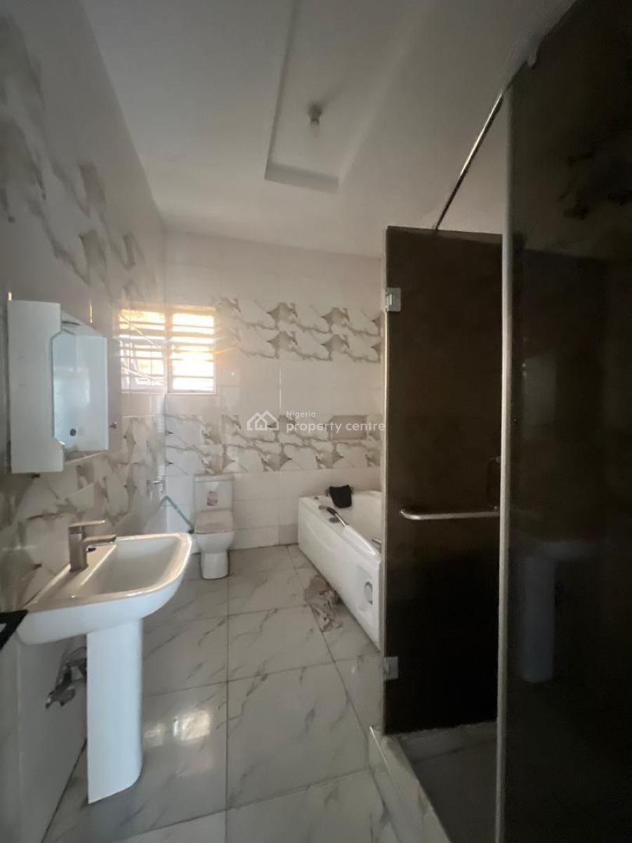 4-bedroom with Amenities, Ikota, Lekki, Lagos, Terraced Duplex for Rent